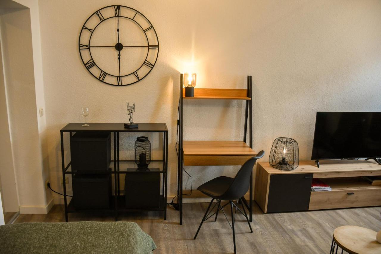Moderne Ferienwohnung In Direkter Naehe Zur Uni, Netflix Gratis, Wlan, Waschmaschine, Geschirrspueler, Zentrum, شيمنيتز المظهر الخارجي الصورة