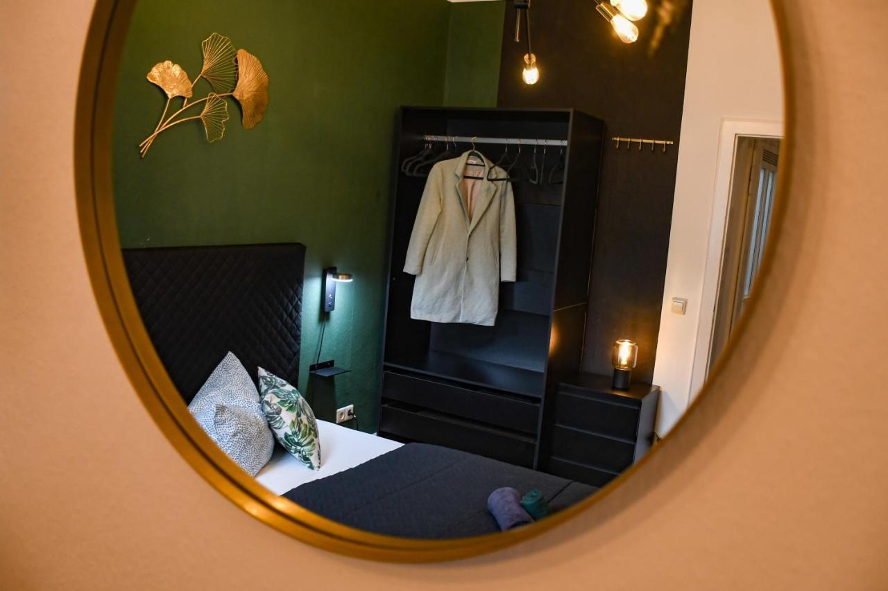 Moderne Ferienwohnung In Direkter Naehe Zur Uni, Netflix Gratis, Wlan, Waschmaschine, Geschirrspueler, Zentrum, شيمنيتز المظهر الخارجي الصورة