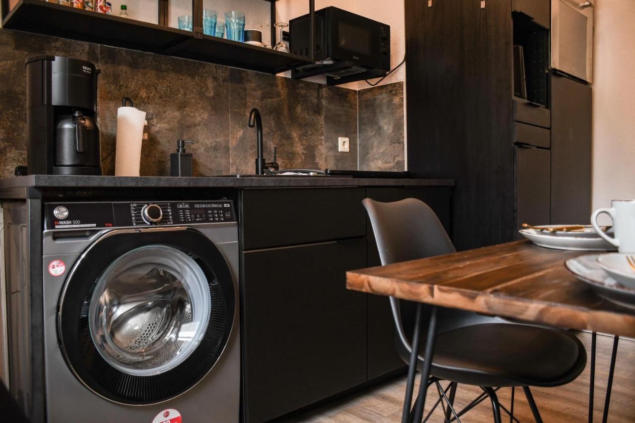 Moderne Ferienwohnung In Direkter Naehe Zur Uni, Netflix Gratis, Wlan, Waschmaschine, Geschirrspueler, Zentrum, شيمنيتز المظهر الخارجي الصورة